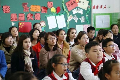 家长爆料青云小学老师视频,揭秘教育现场背后的真相